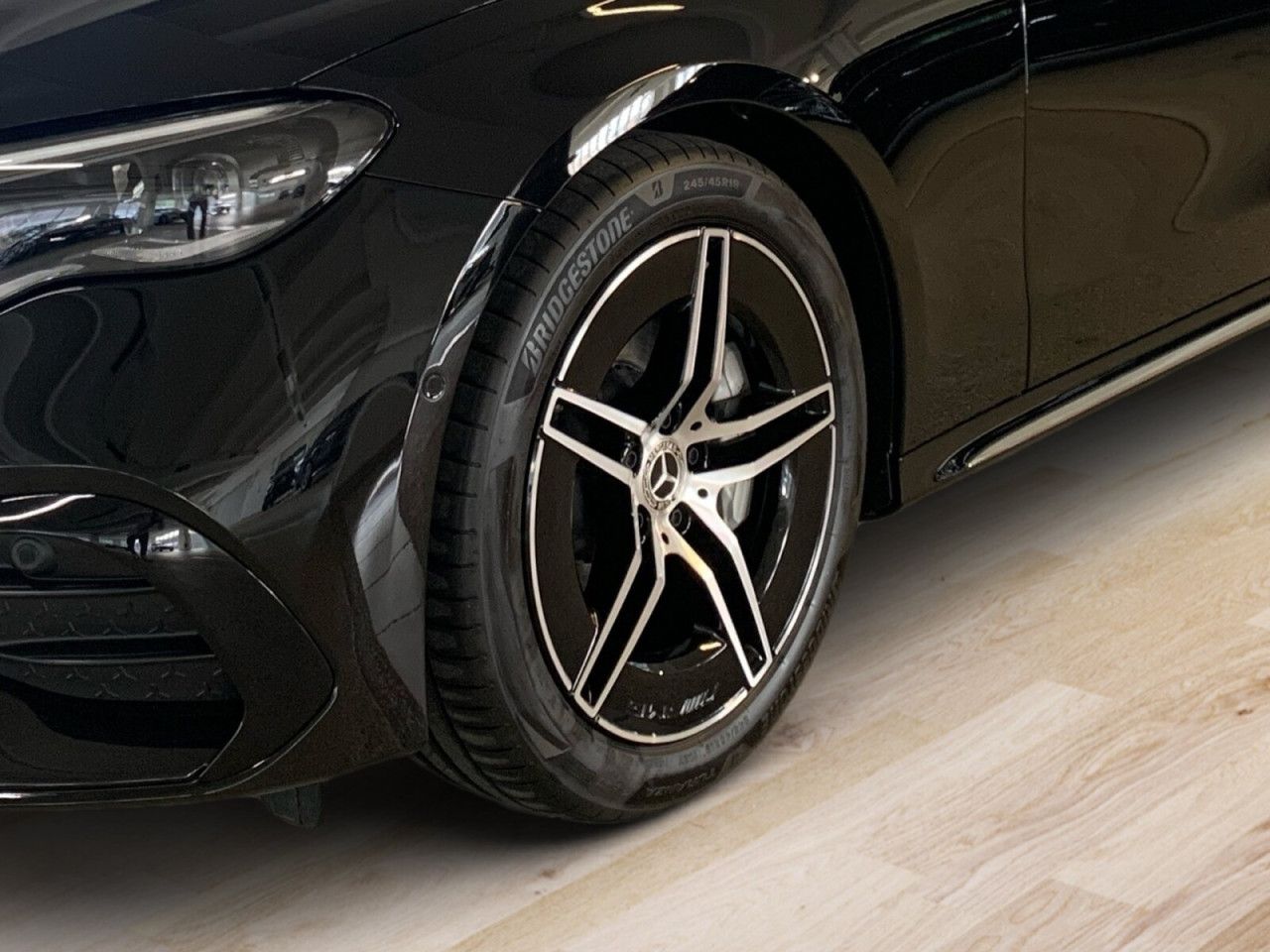 Mercedes-Benz E-Klasse – Bild 6