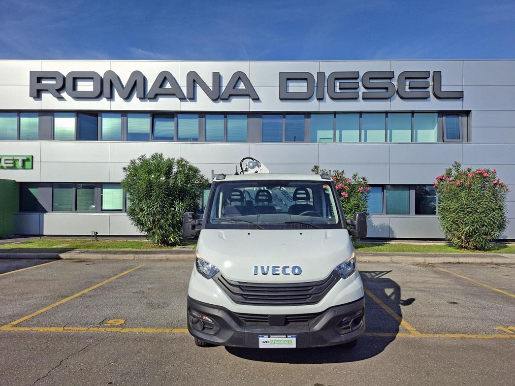 IVECO | 35C14 CABINATO CON GRU