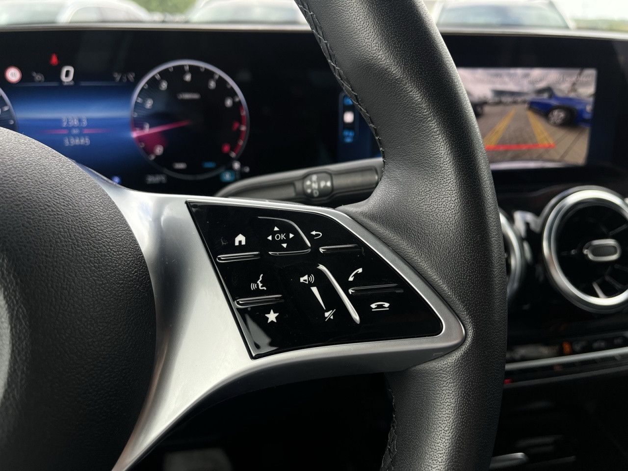 Mercedes-Benz GLB – Bild 12