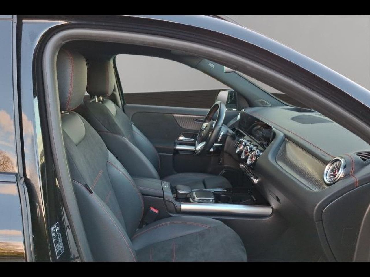 Photo du v&eacute;hicule 12 / 18