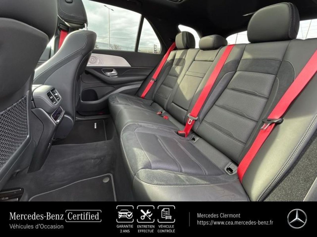 Photo du v&eacute;hicule 16 / 18