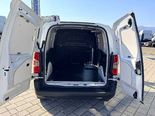 Vehicle image 5 / 11
