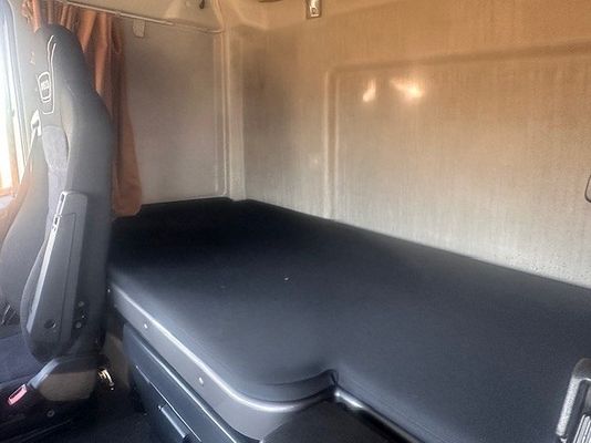 Vehicle image 16 / 20