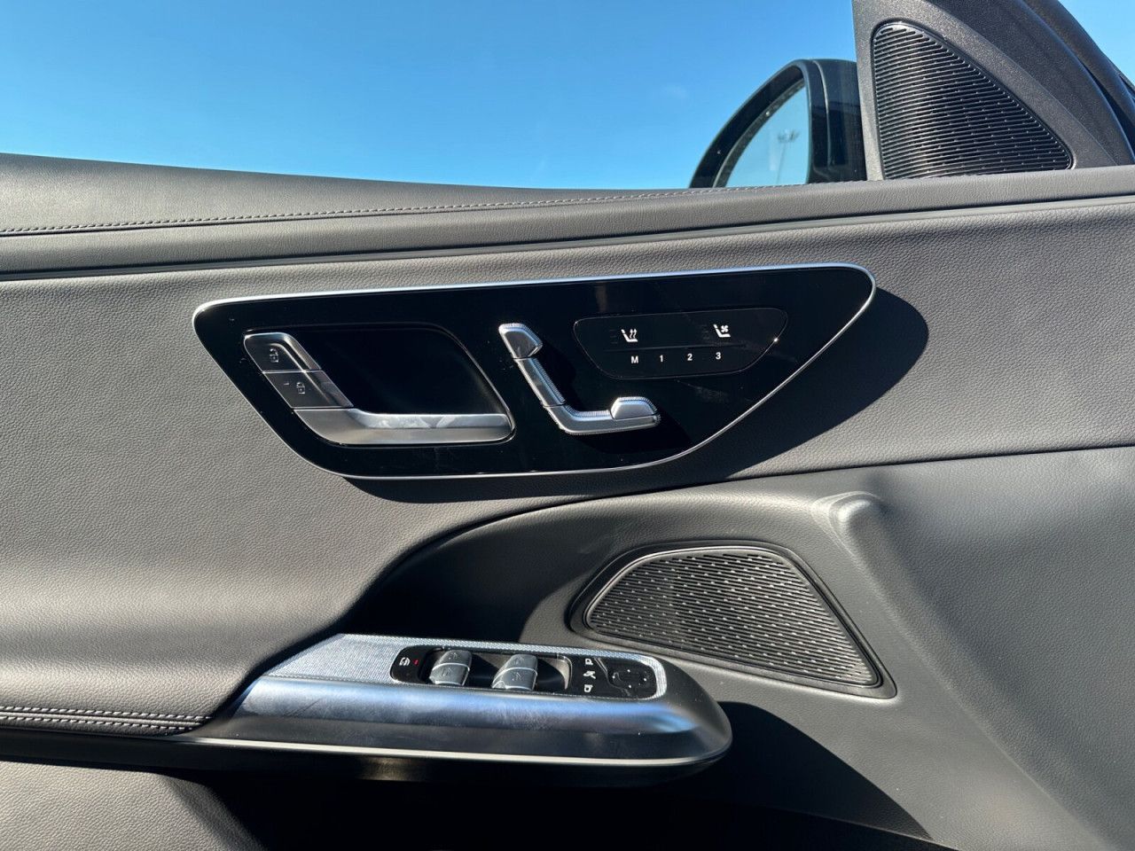 Mercedes-Benz E-Klasse – Bild 16