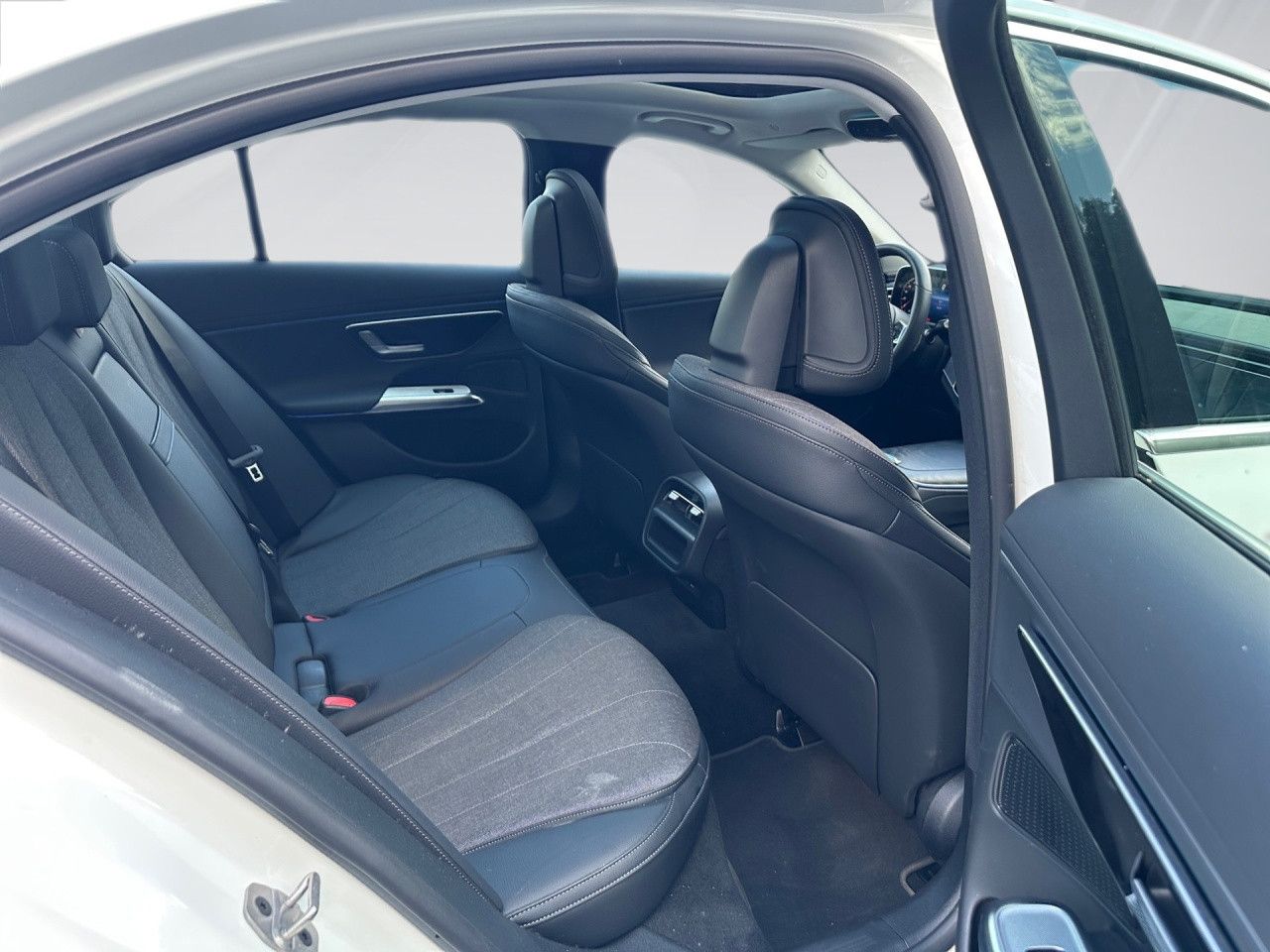 Mercedes-Benz E-Klasse – Bild 12