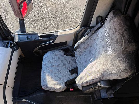 Vehicle image 14 / 15