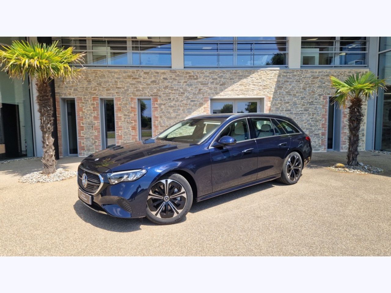 Photo du v&eacute;hicule 1 / 18