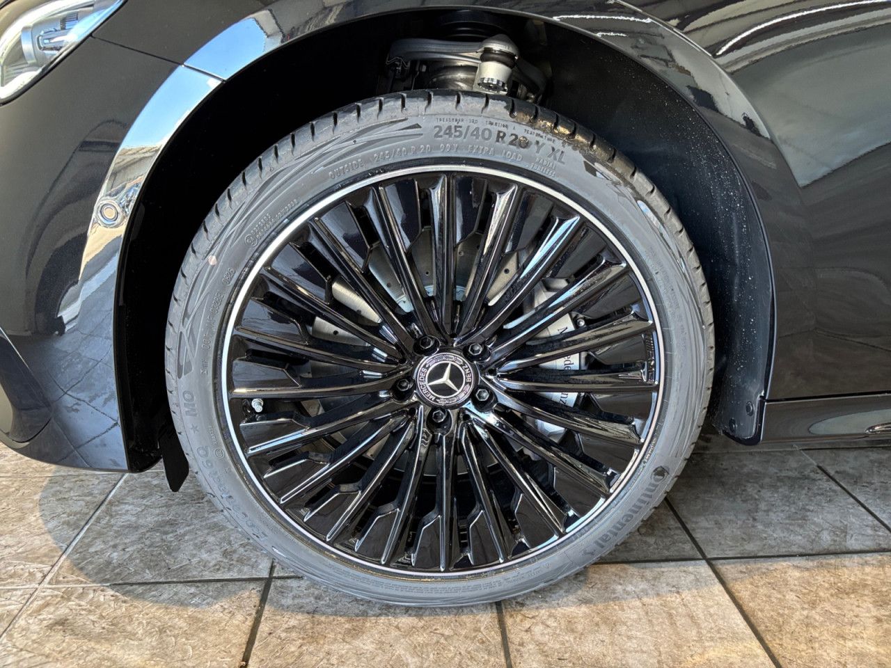 Mercedes-Benz E-Klasse – Bild 8