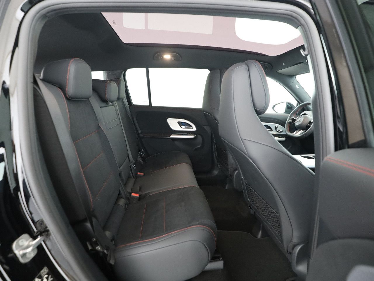 Mercedes-Benz GLB – Bild 14