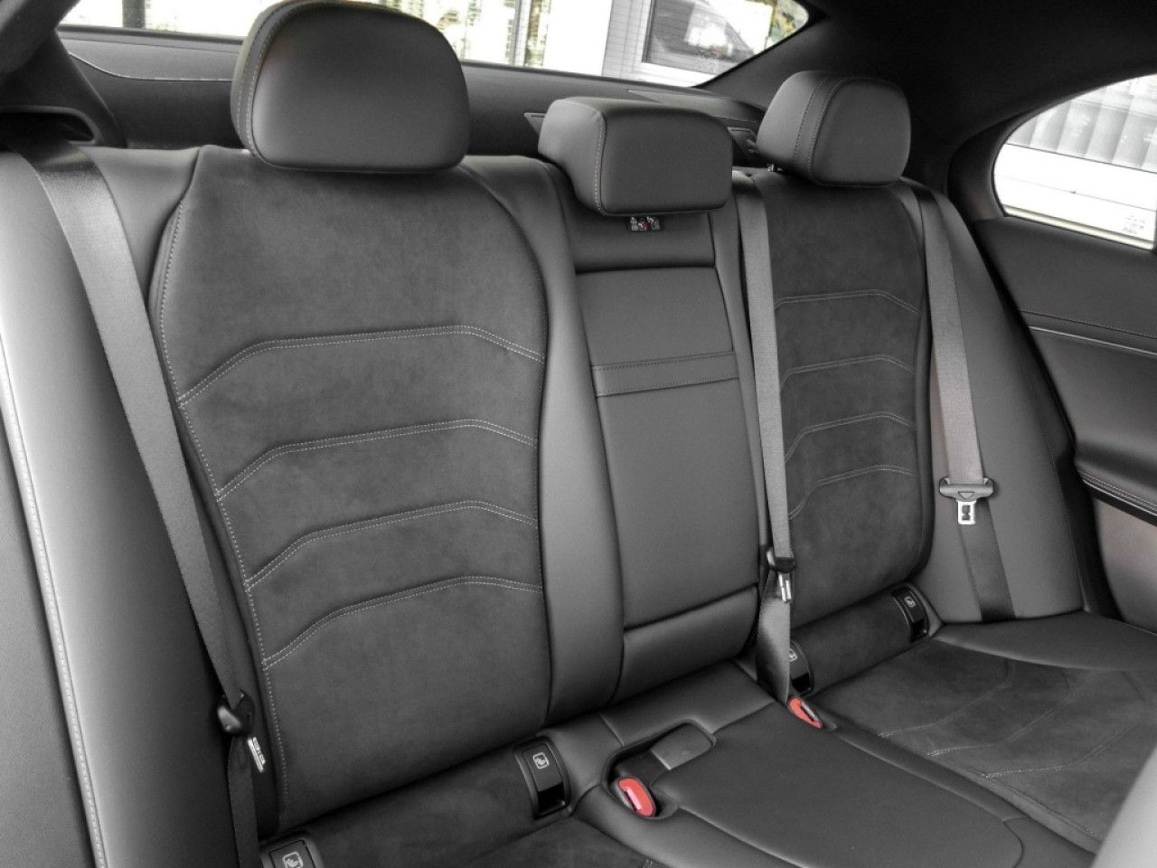 Mercedes-Benz E-Klasse – Bild 4
