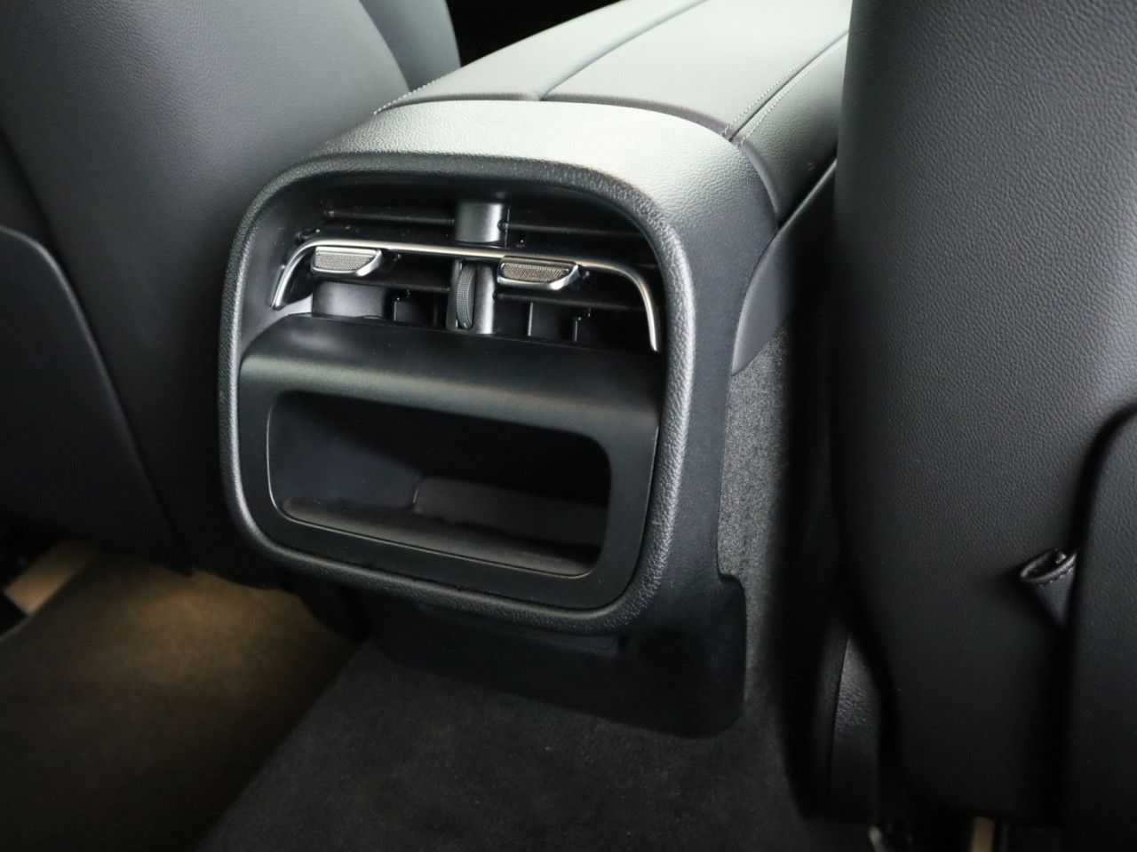 Mercedes-Benz E-Klasse – Bild 23
