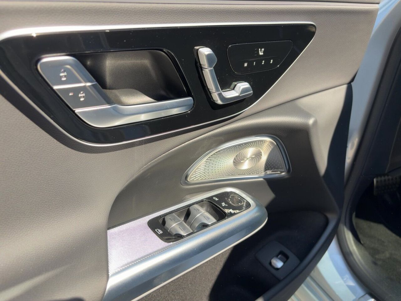 Mercedes-Benz E-Klasse – Bild 12