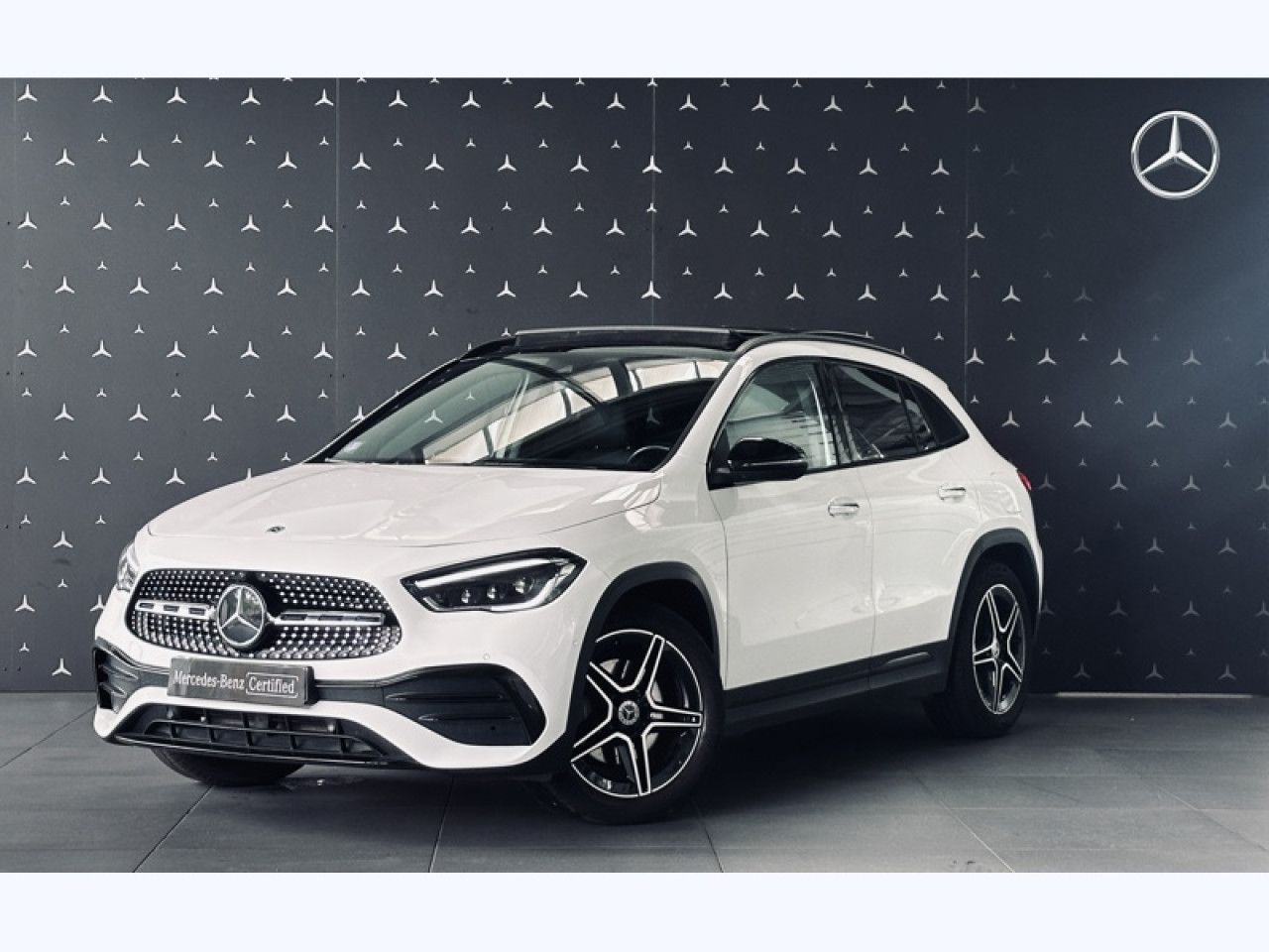 Photo du v&eacute;hicule 1 / 18