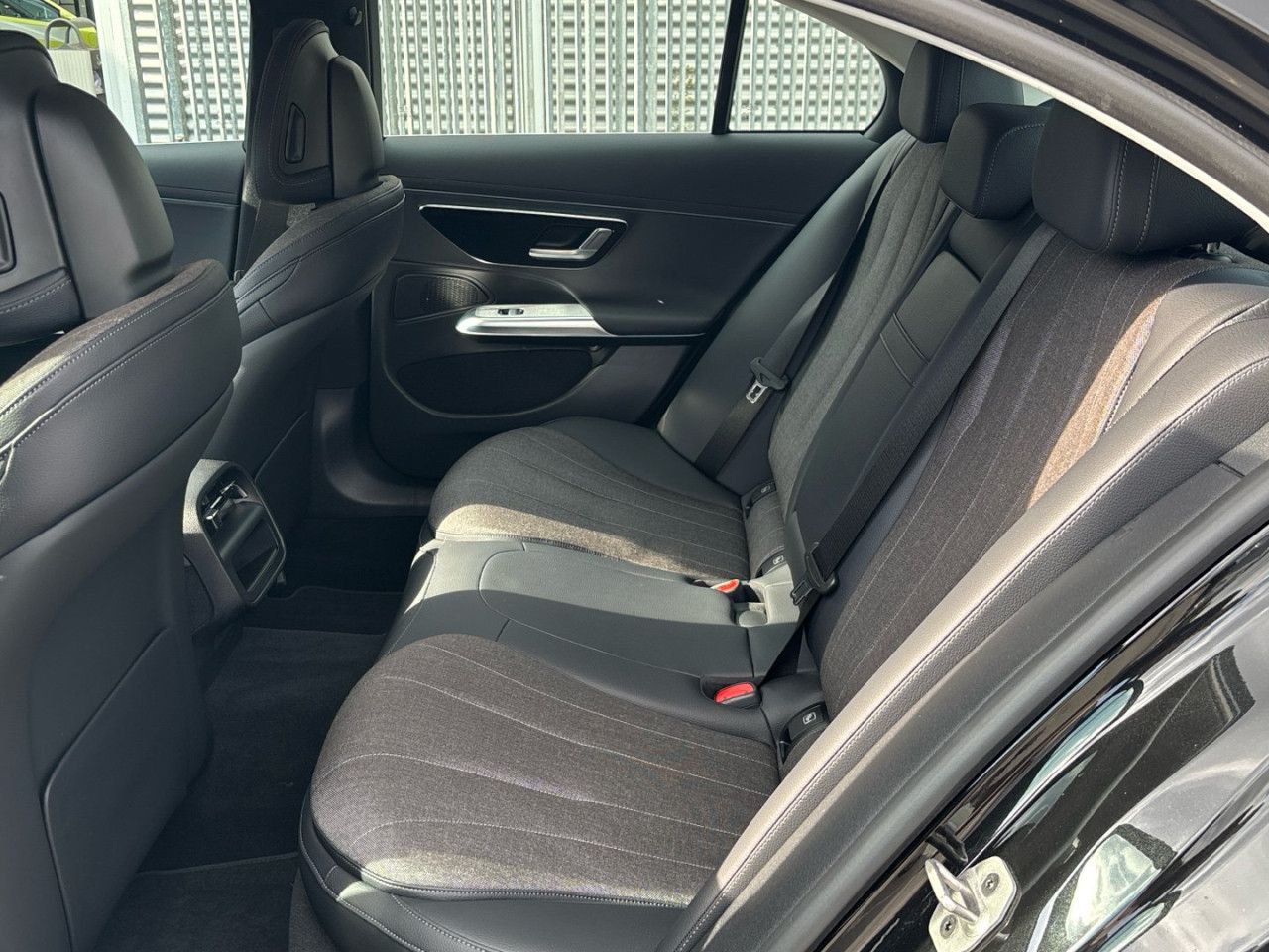 Mercedes-Benz E-Klasse – Bild 12