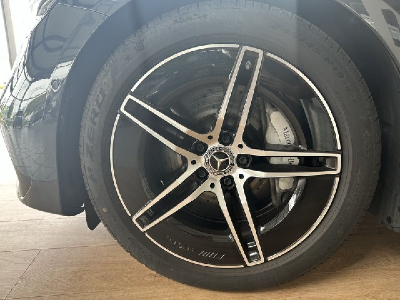 Mercedes-Benz E-Klasse – Bild 4