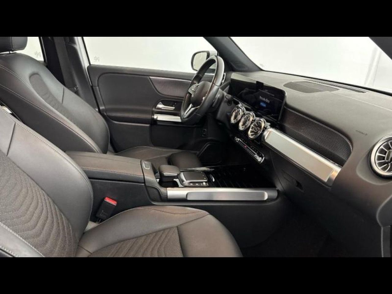 Photo du v&eacute;hicule 15 / 18