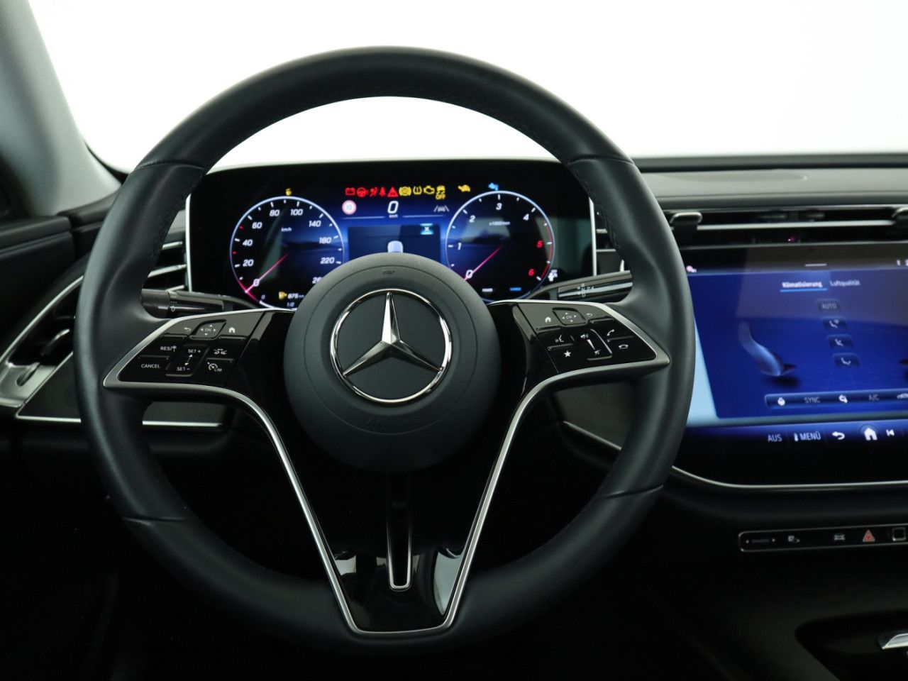 Mercedes-Benz E-Klasse – Bild 11