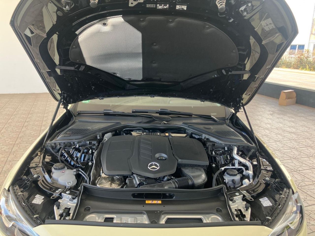 Mercedes-Benz E-Klasse – Bild 26