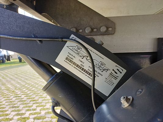 Vehicle image 5 / 12