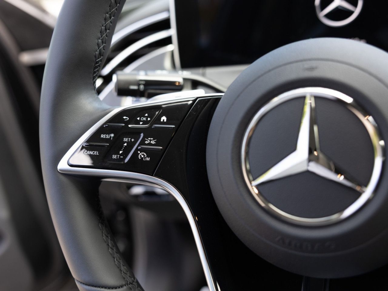 Mercedes-Benz E-Klasse – Bild 12