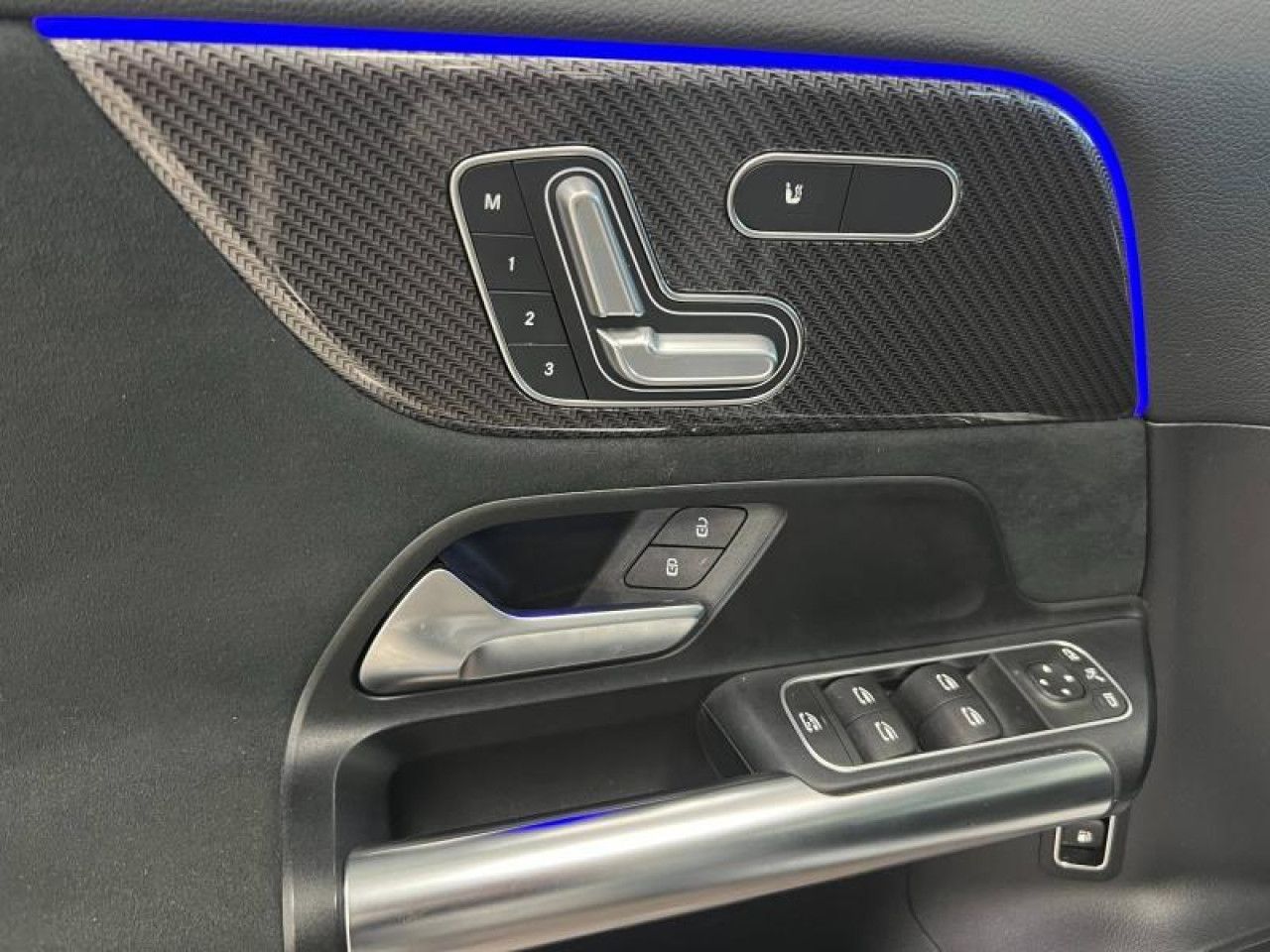 Photo du v&eacute;hicule 10 / 18