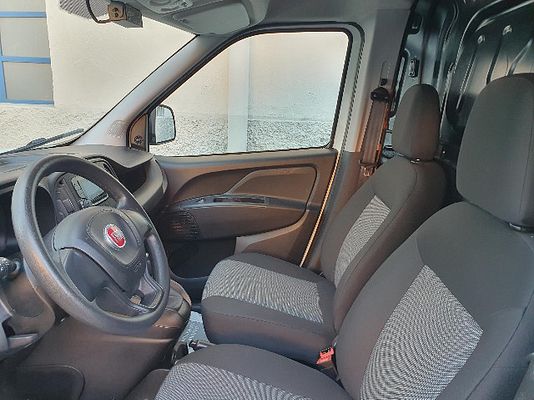 Vehicle image 9 / 10