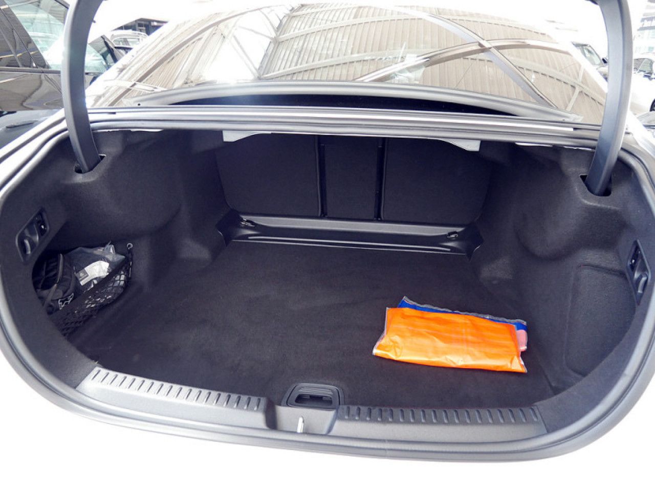 Mercedes-Benz E-Klasse – Bild 10