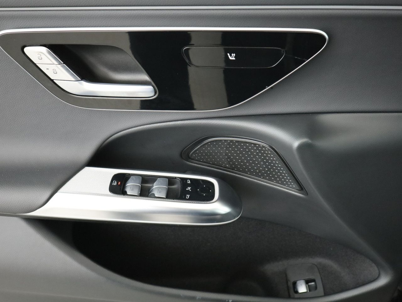 Mercedes-Benz E-Klasse – Bild 20