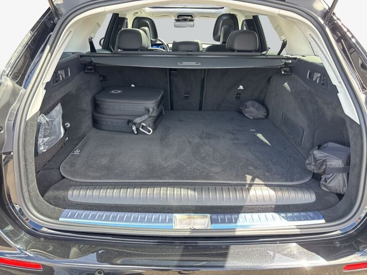 Mercedes-Benz E-Klasse – Bild 9