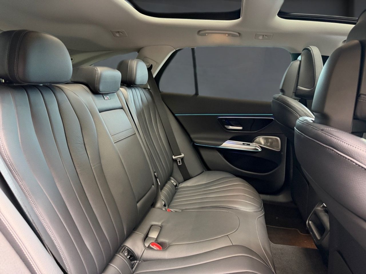 Mercedes-Benz E-Klasse – Bild 10