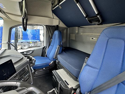 Vehicle image 13 / 20