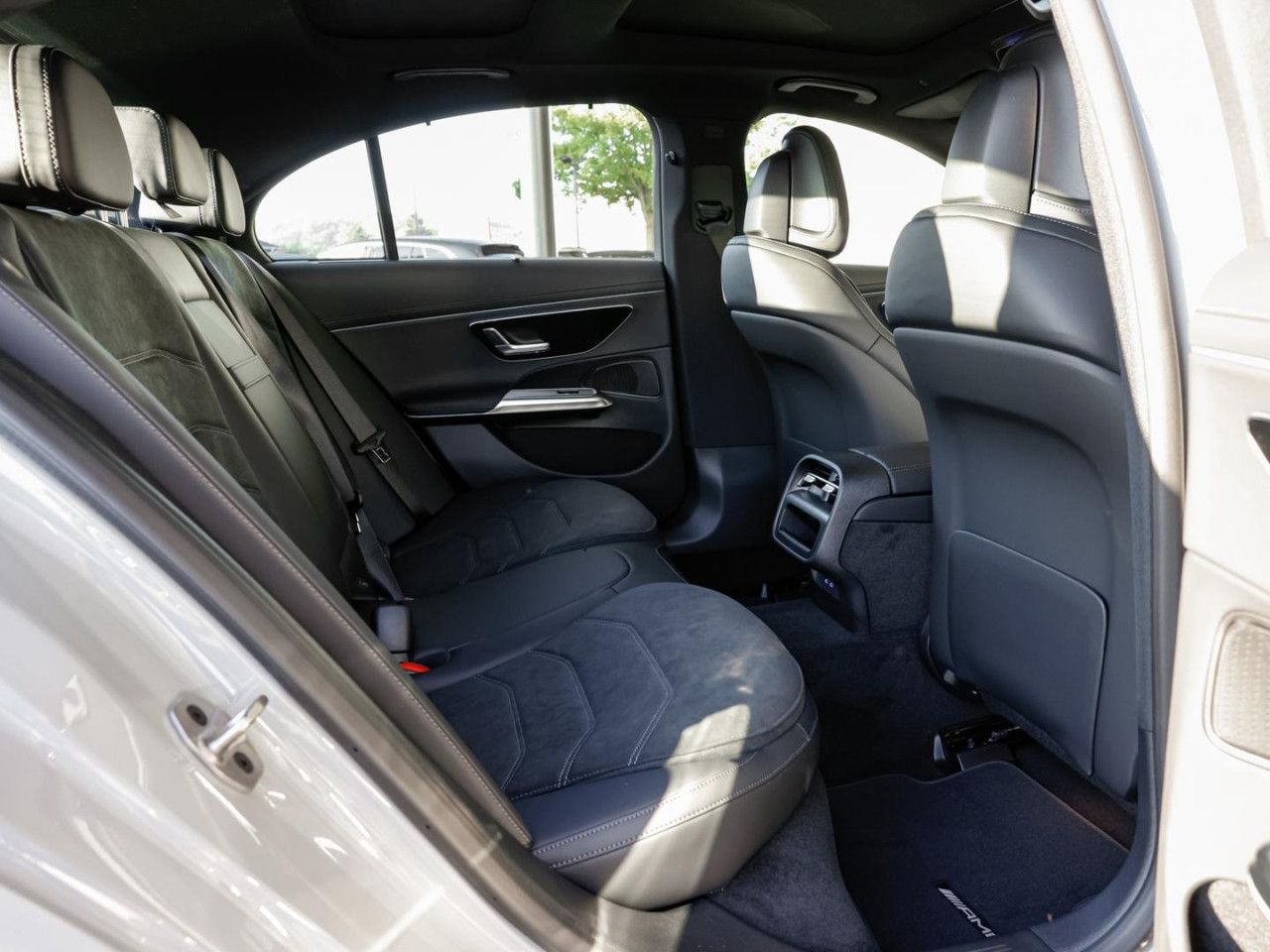 Mercedes-Benz E-Klasse – Bild 14