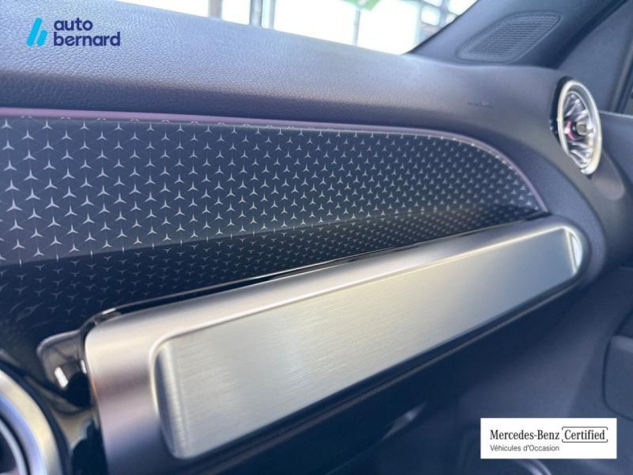 Photo du v&eacute;hicule 16 / 18