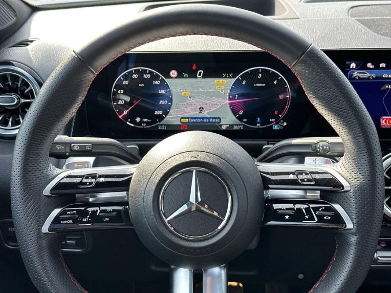 Photo du v&eacute;hicule 9 / 18