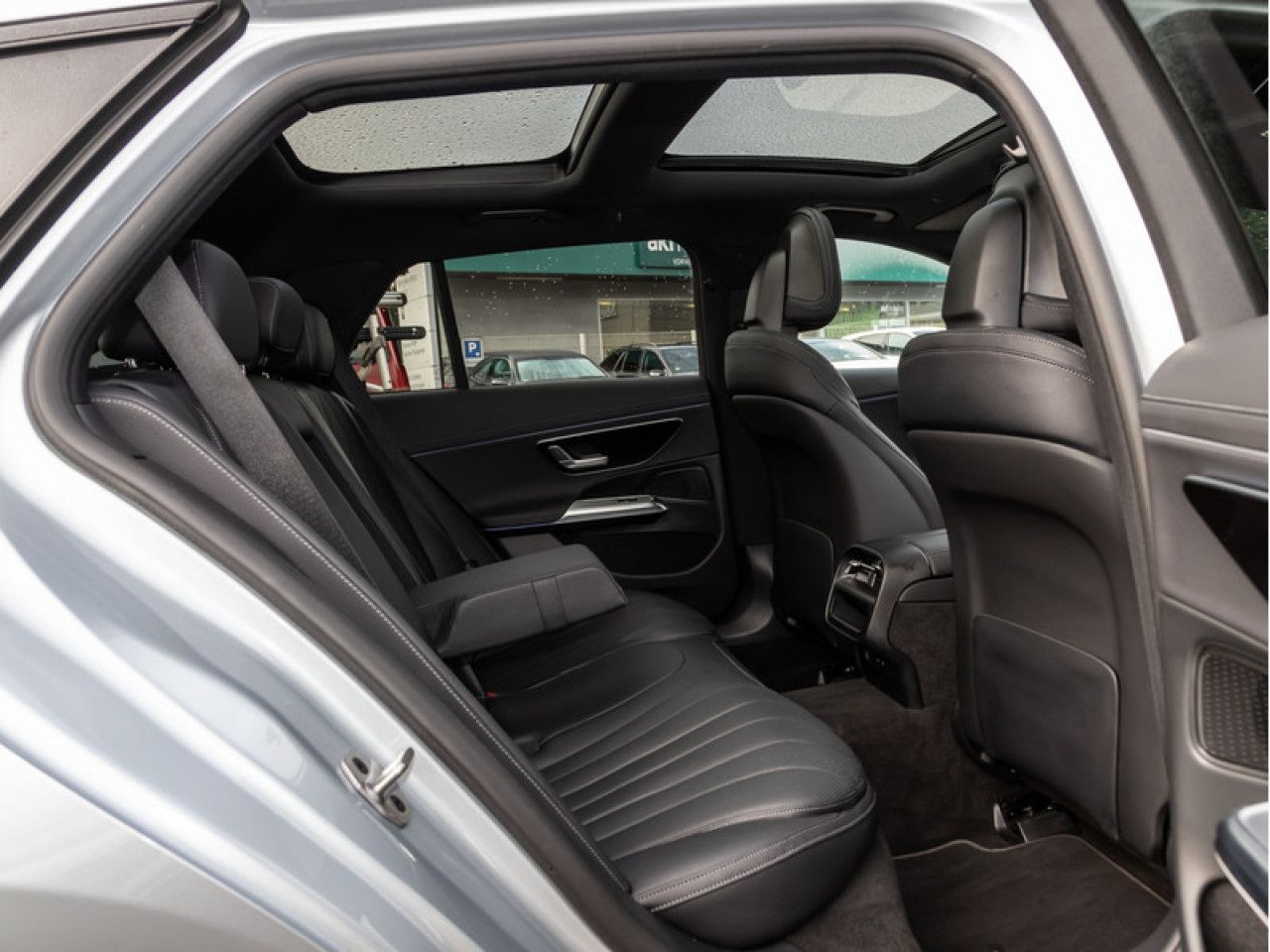 Mercedes-Benz E-Klasse – Bild 9