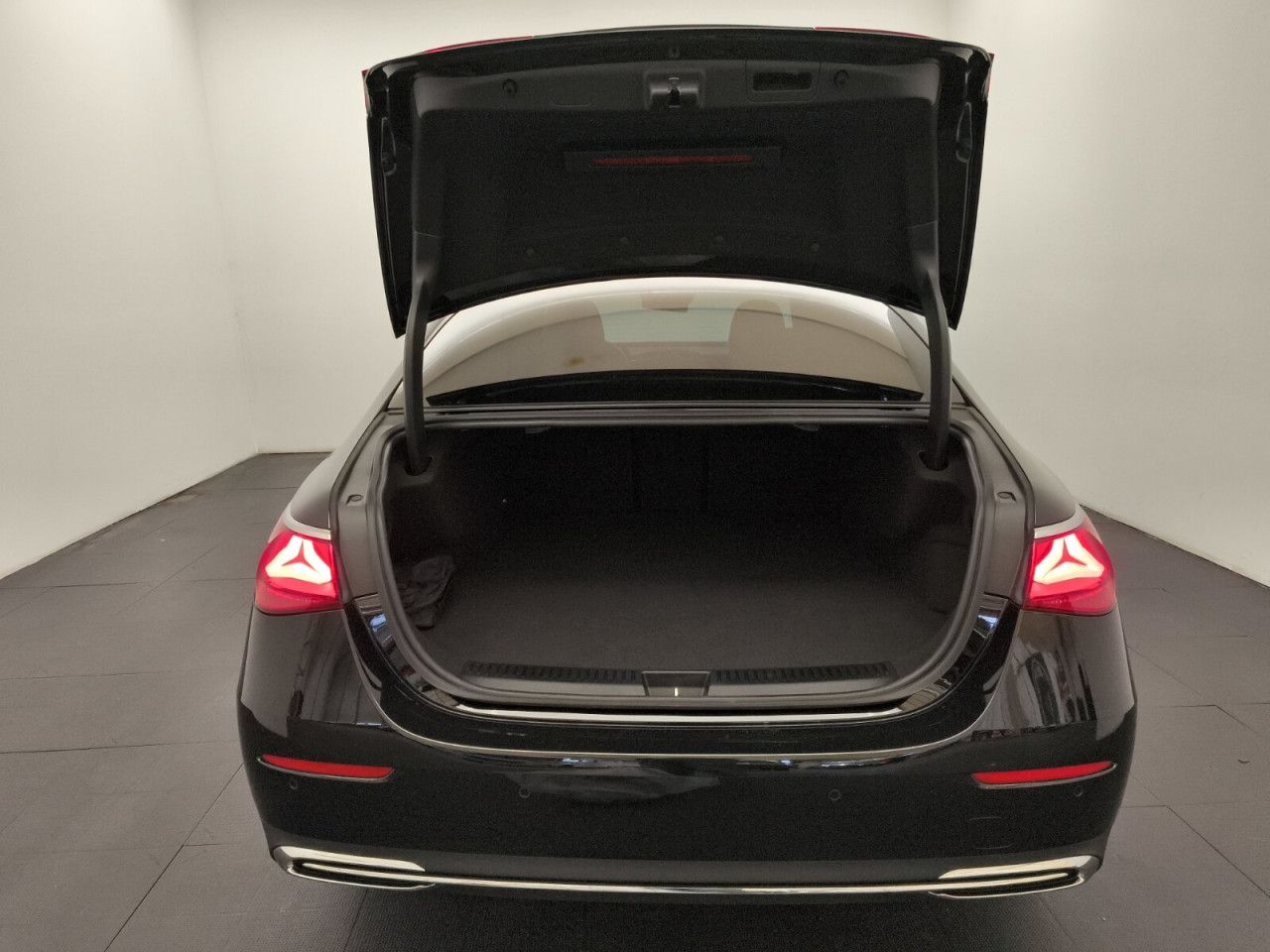 Mercedes-Benz E-Klasse – Bild 11
