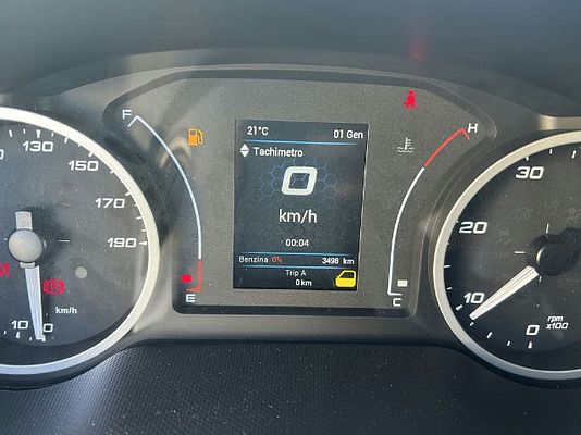 Vehicle image 10 / 12