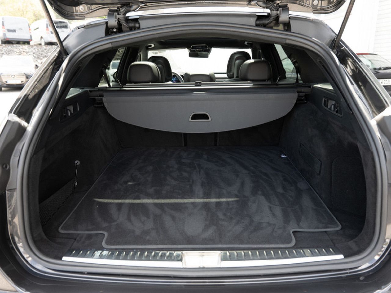 Mercedes-Benz E-Klasse – Bild 6