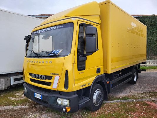 Vehicle image 2 / 6