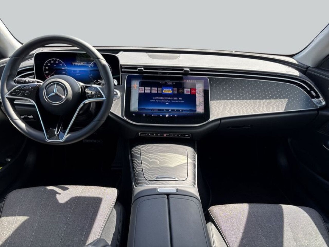 Mercedes-Benz E-Klasse – Bild 14