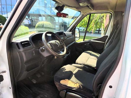Vehicle image 5 / 8