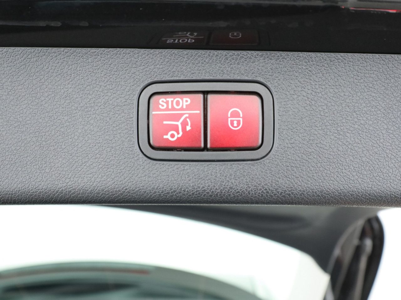 Mercedes-Benz E-Klasse – Bild 24