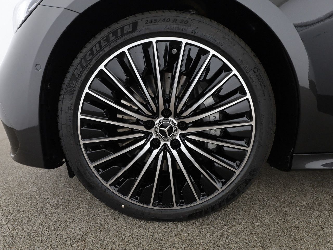 Mercedes-Benz E-Klasse – Bild 16