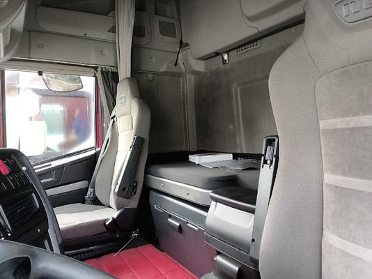 Vehicle image 12 / 17