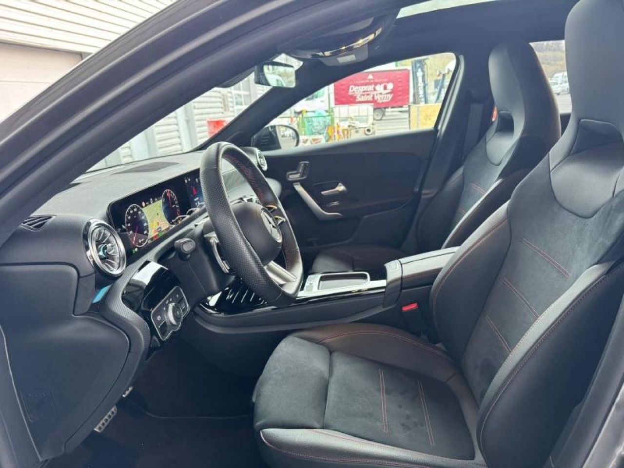 Photo du v&eacute;hicule 14 / 18