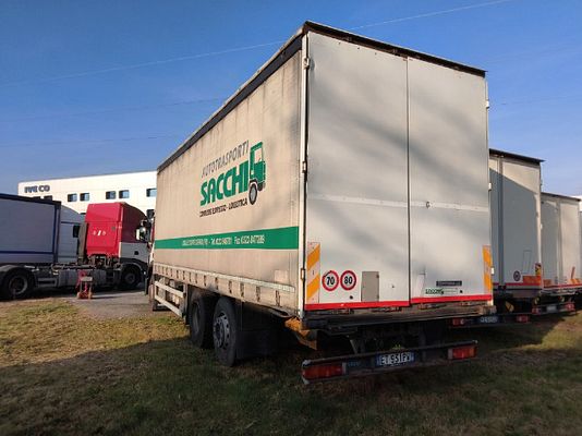 Vehicle image 10 / 17