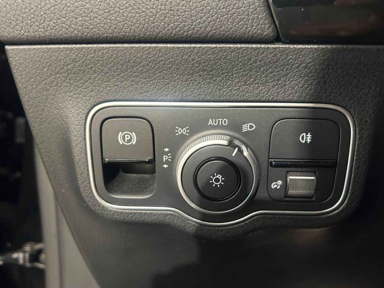 Photo du v&eacute;hicule 16 / 18