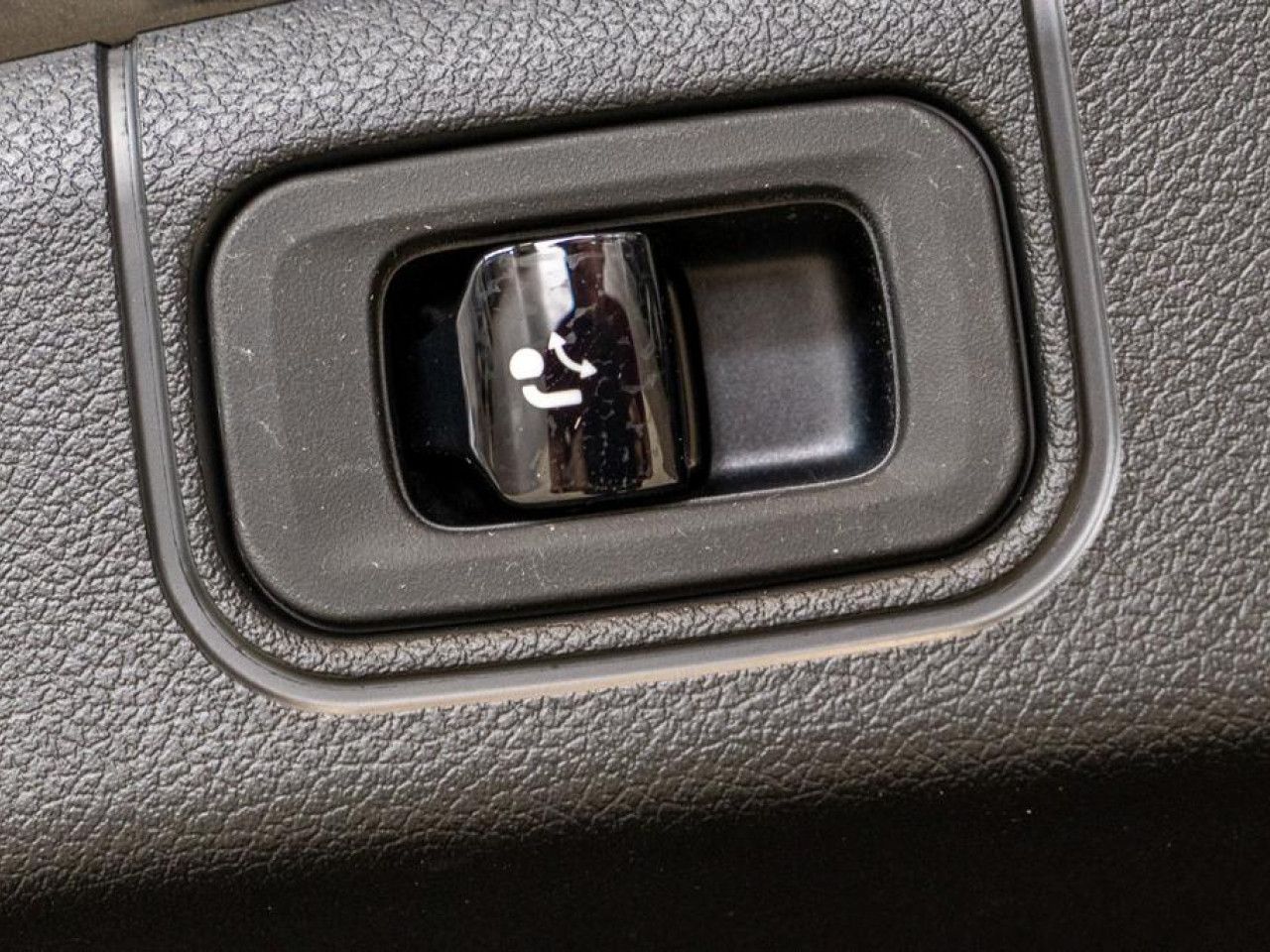 Mercedes-Benz E-Klasse – Bild 12