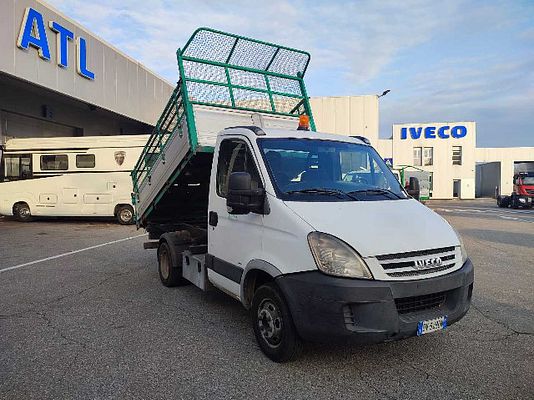 Vehicle image 7 / 9