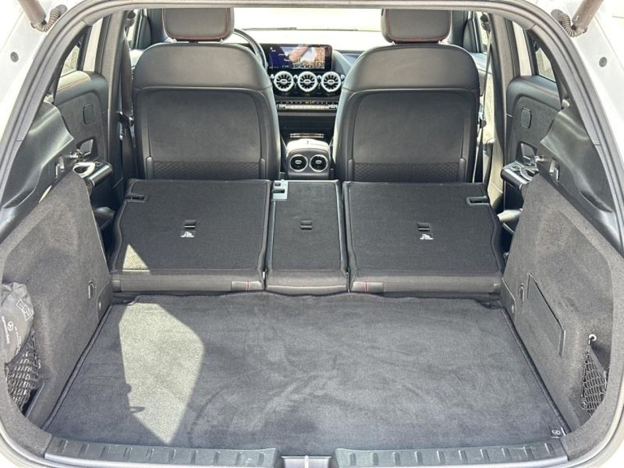 Photo du v&eacute;hicule 16 / 18